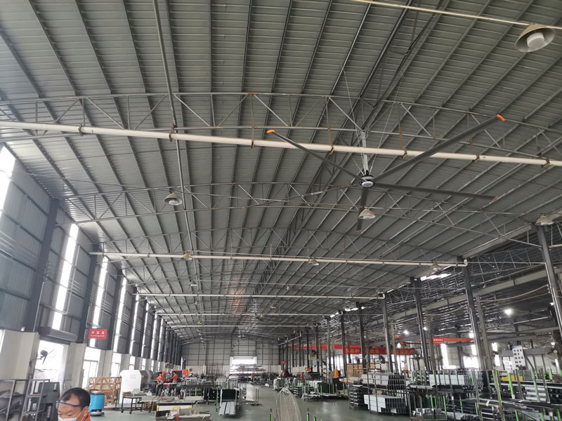 工廠車間安裝大中型工業(yè)大風(fēng)扇,環(huán)保節(jié)能工業(yè)排氣扇
