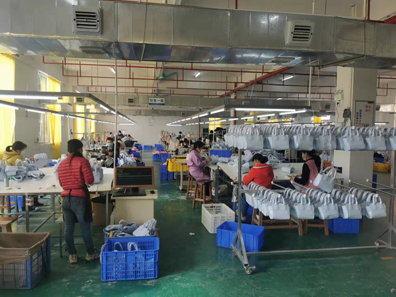 怎么用環(huán)?？照{(diào)幫助服裝生產(chǎn)廠房車間去通風(fēng)降溫？